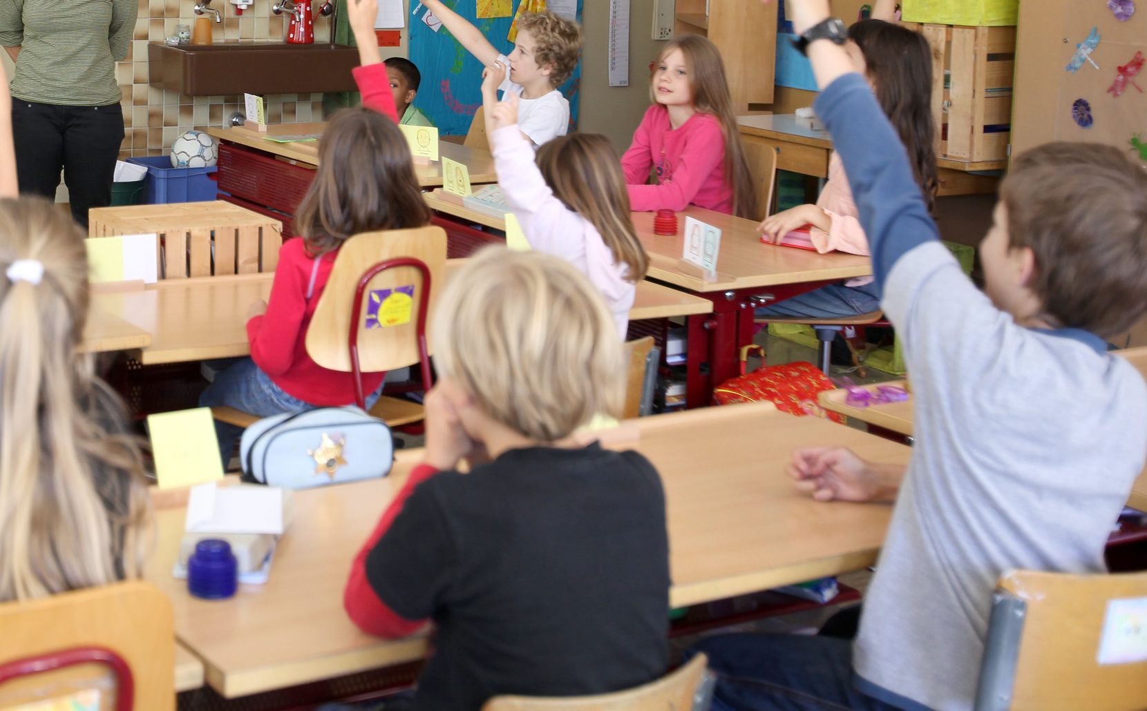 Schulklasse in Wald am 23. Juni 2010 zum Thema integrative Schule – Wald praktiziert dies schon seit zehn Jahren (mit zwei Lehrerinnen sowie einer Heilpädagogin In Teilzeit). Foto: Gesa Lüchinger
