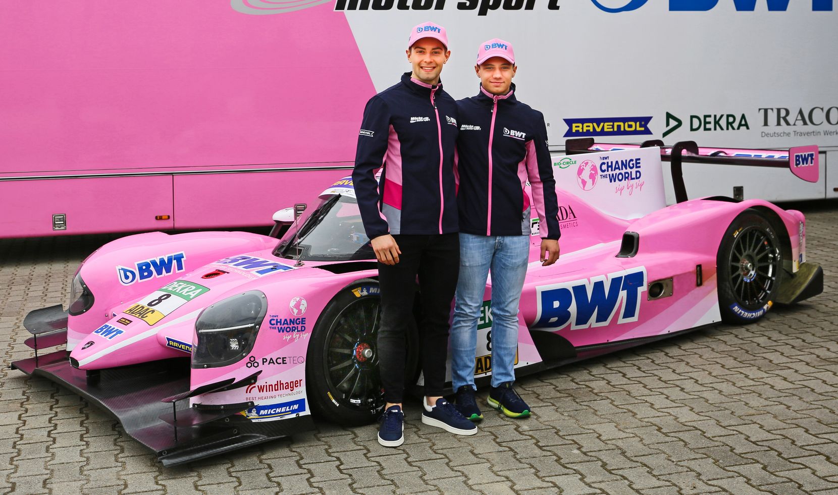Julien Apothéloz (links) und Teamkollege Riccardo Leone Cirelli im Team von Mücke Motorsport für die Saison 2024
