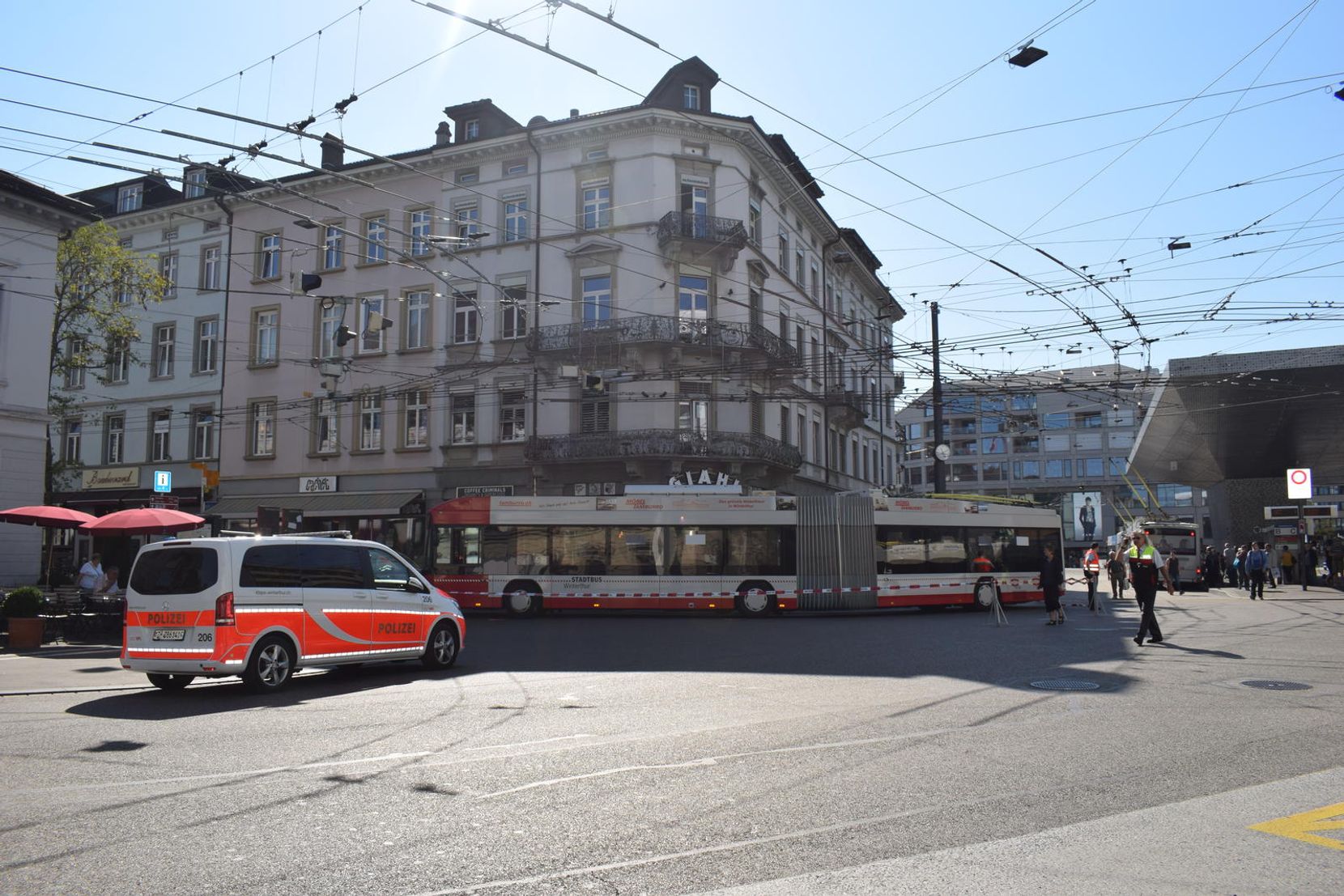 Bus Kollidiert Mit Fussgängerin Züriost 0587