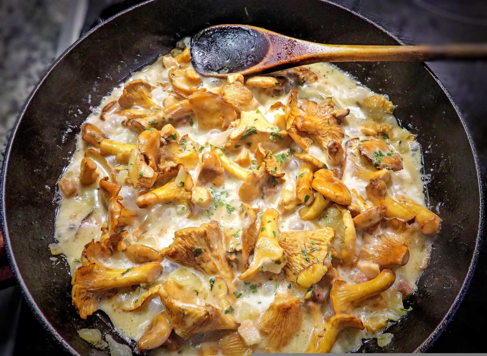 Pfifferlinge an cremiger Sauce | Züriost
