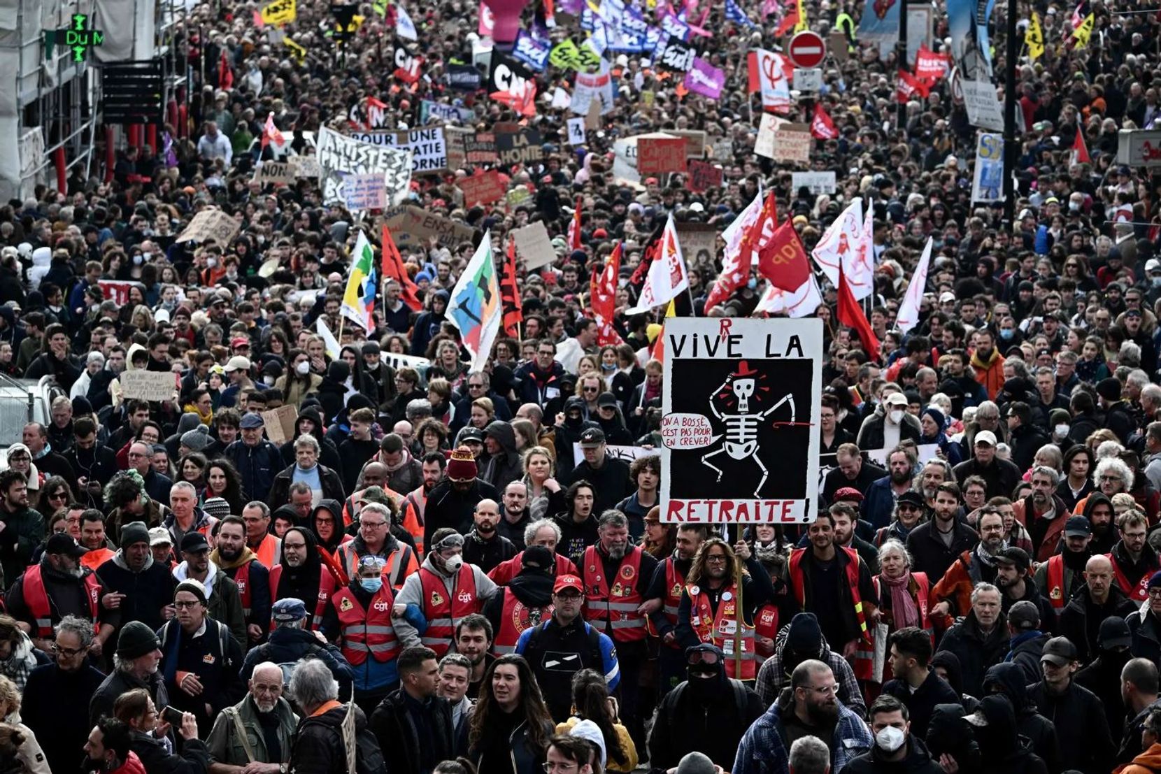 Massenproteste gegen Macrons Rentenreform: Demonstrierende im westfranzösischen Nantes.
