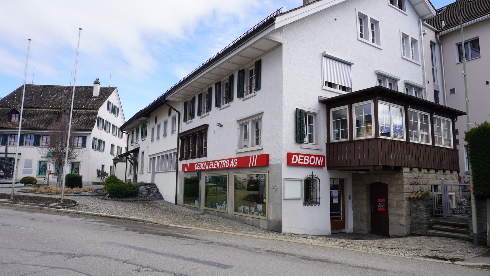 Das Hauptgebäude der Elektro De Boni AG in Hinwil.