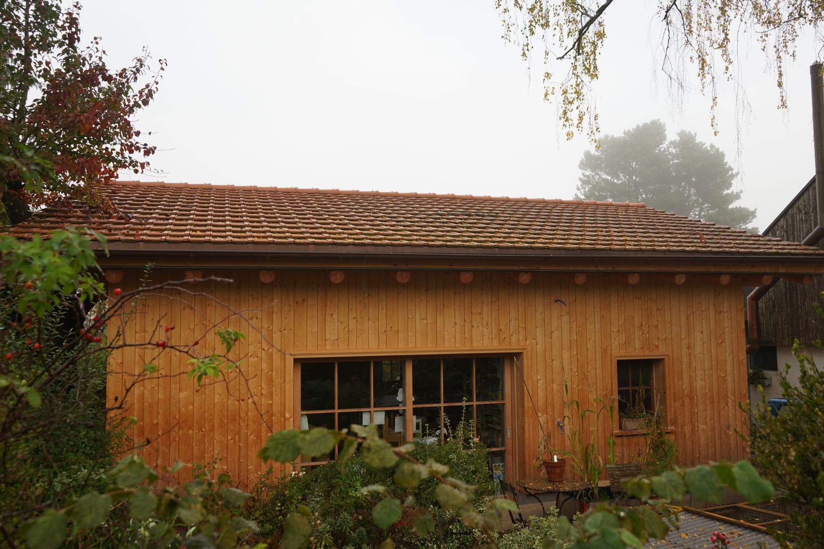 Ein Holzhaus