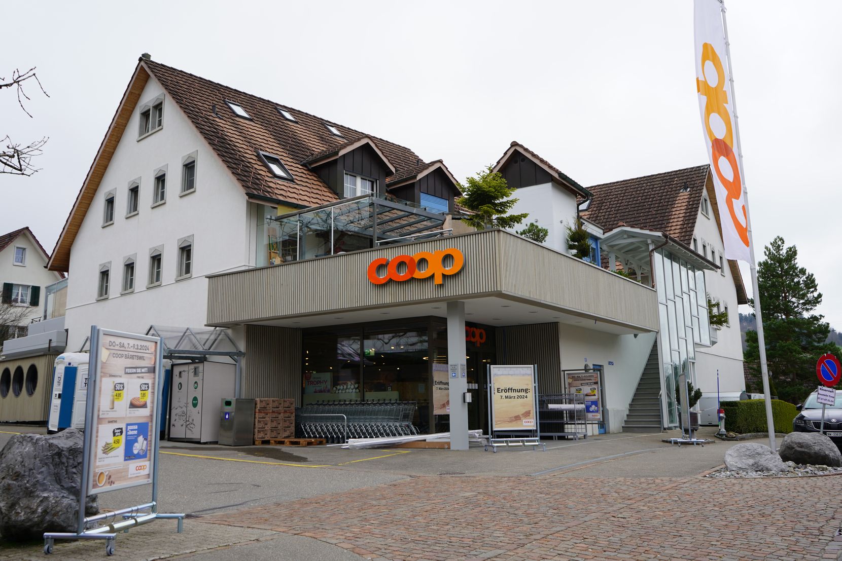Aussenansicht der Coop-Filiale in Bäretswil.