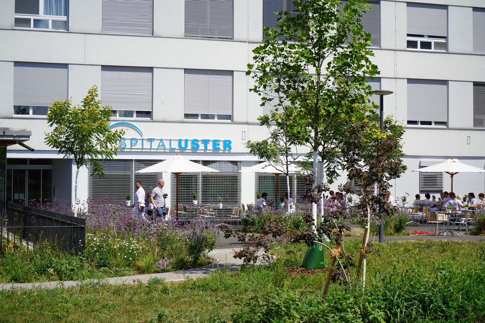 Impressionen von der Eröffnung des neuen Parks und Parkhauses beim Spital Uster.