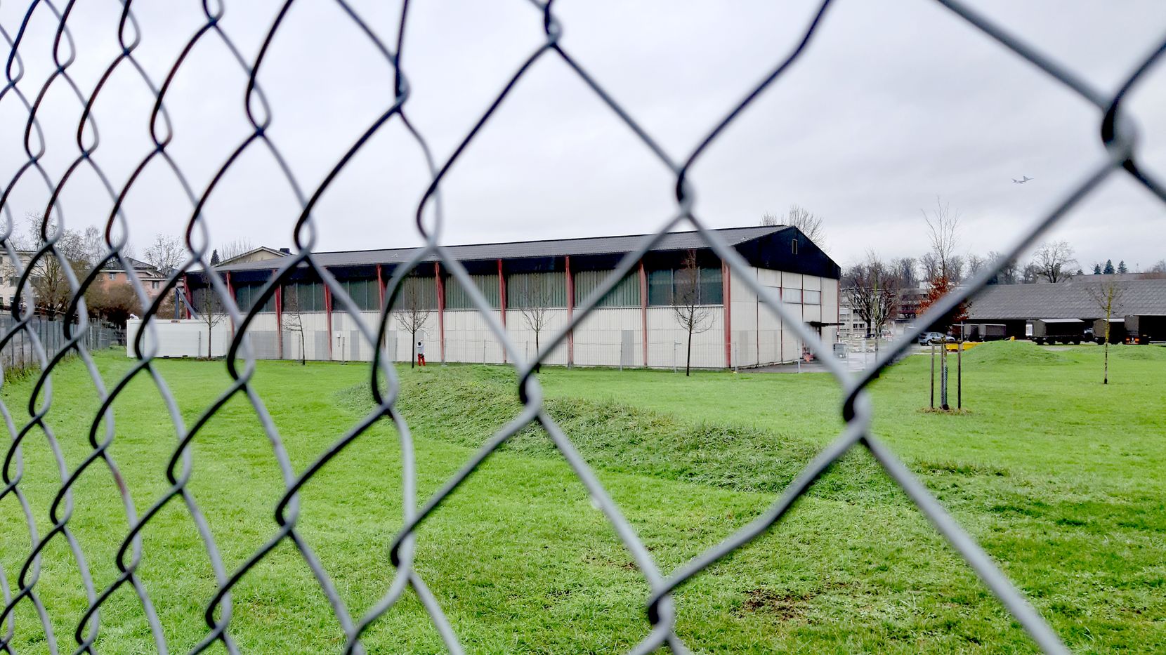 Flüchtlingsunterkunft Mehrzweckhalle Theodor-Real-Kaserne