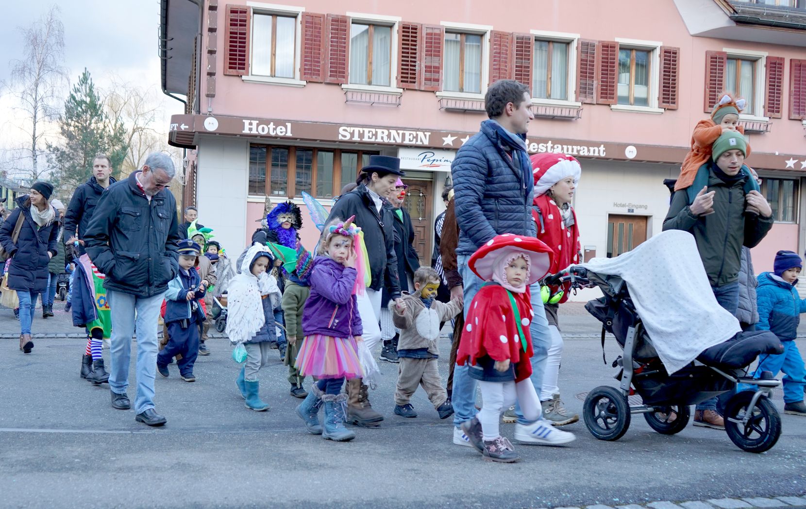 Kinderfasnacht Familienfasnacht Fasnachtsumzug Guggemusig 2023 Dübendorf