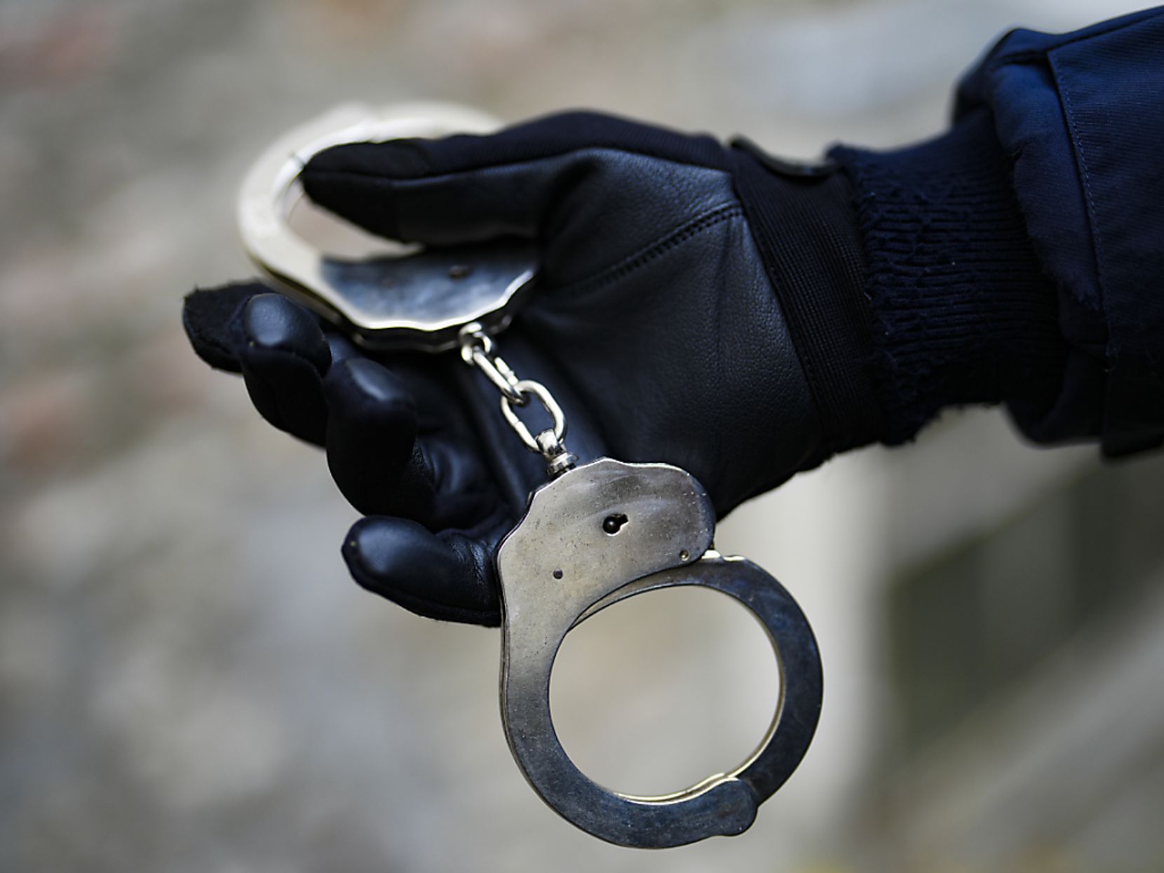 Die Zürcher Kantonspolizei hat vier mutmassliche Einbrecher verhaftet. (Symbolbild)