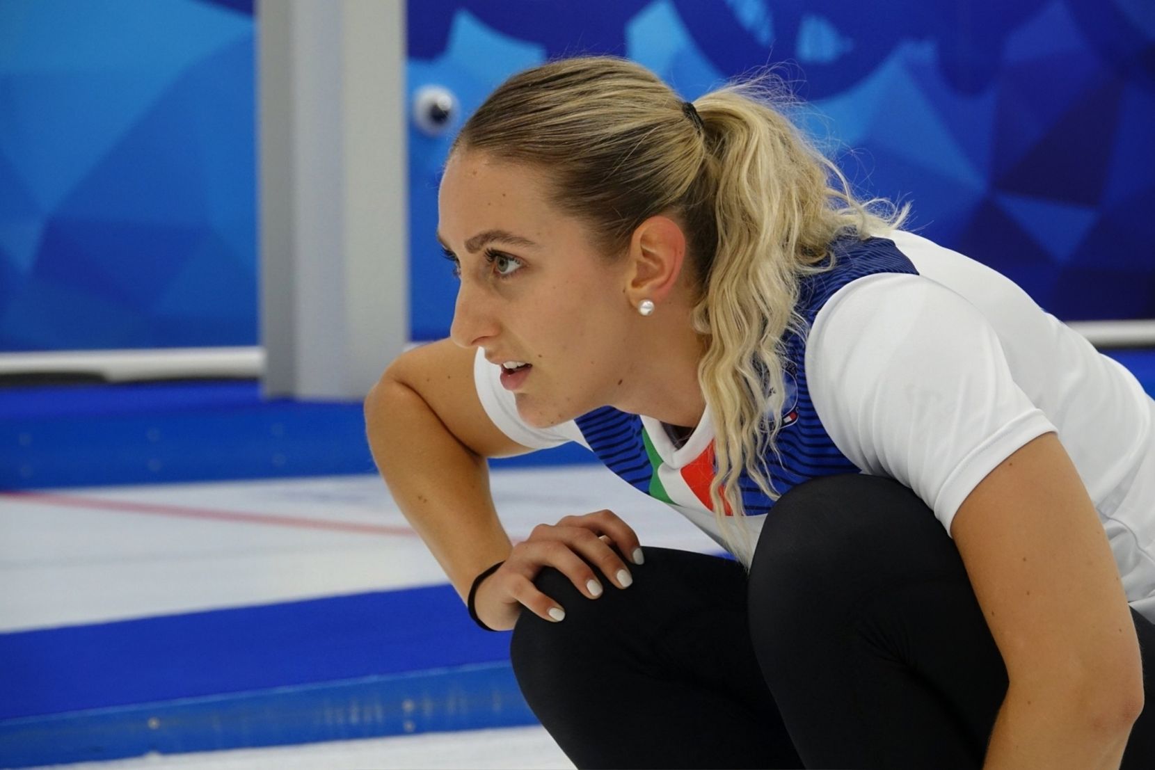 Curling Elena Mathis