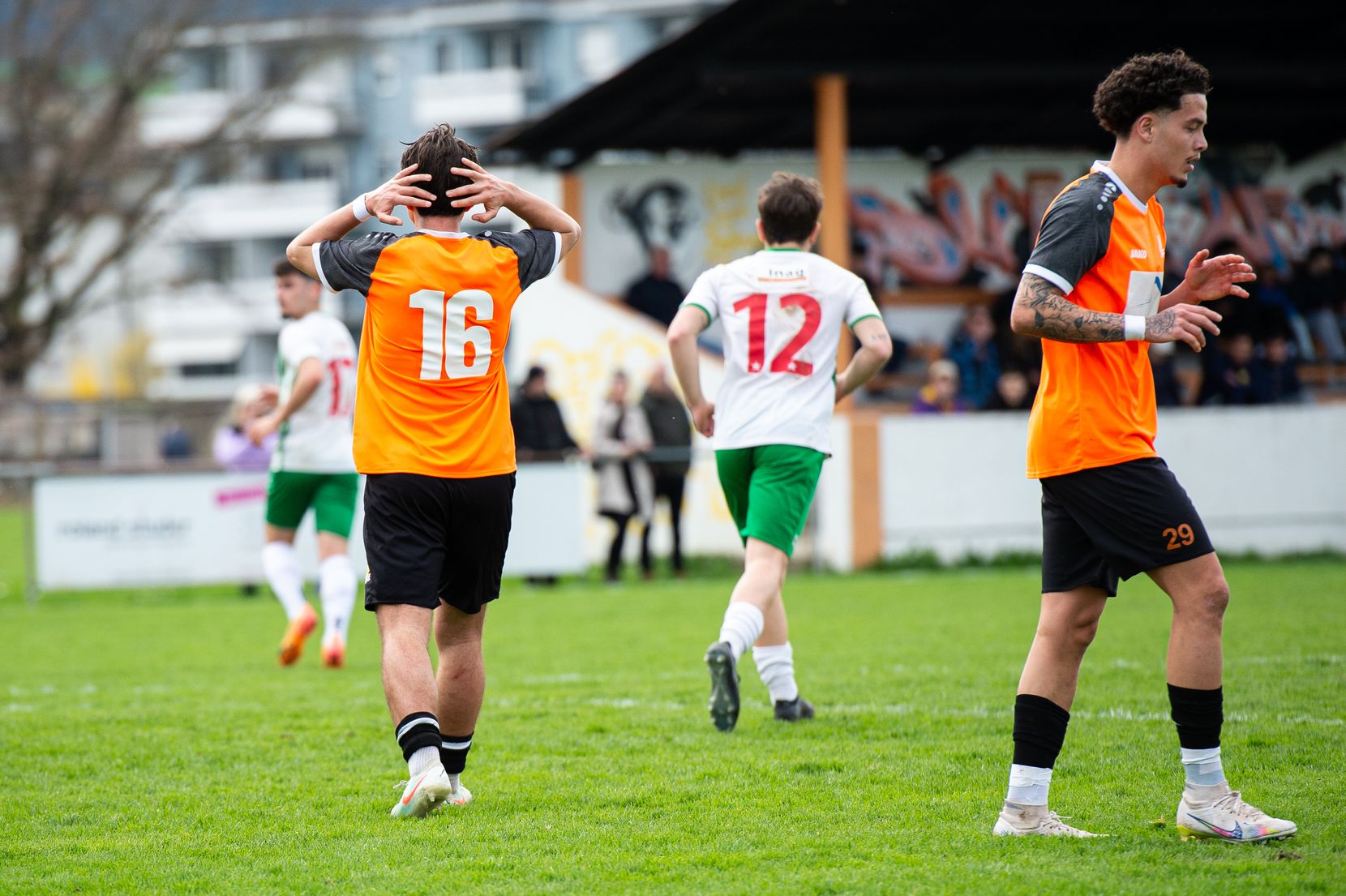 Sportplatz Zelgli, Dübendorf   gegen Red Star
