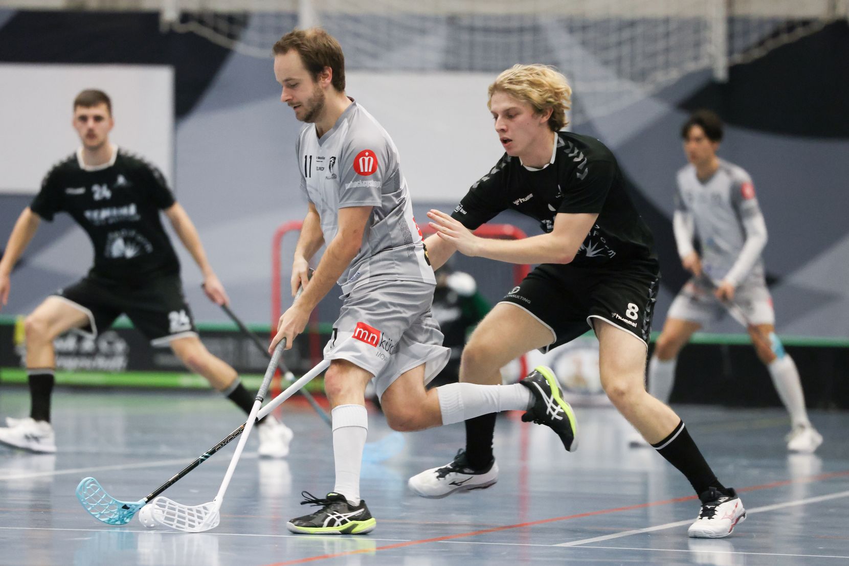 Falcons Patrick Obrist gegen Laupen Fabian Steinhardt