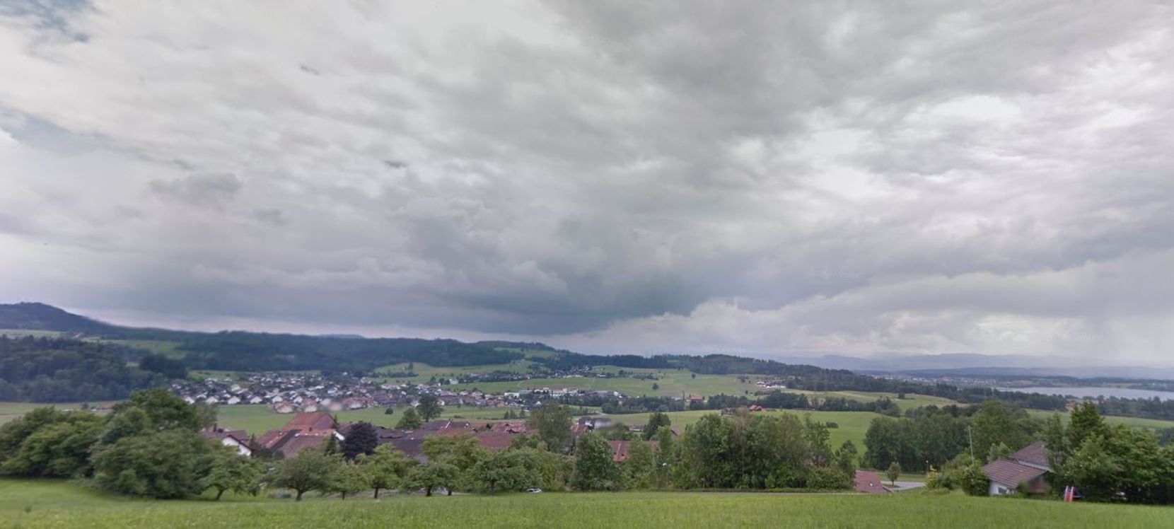 Ein kleines Dorf mit guter Aussicht.