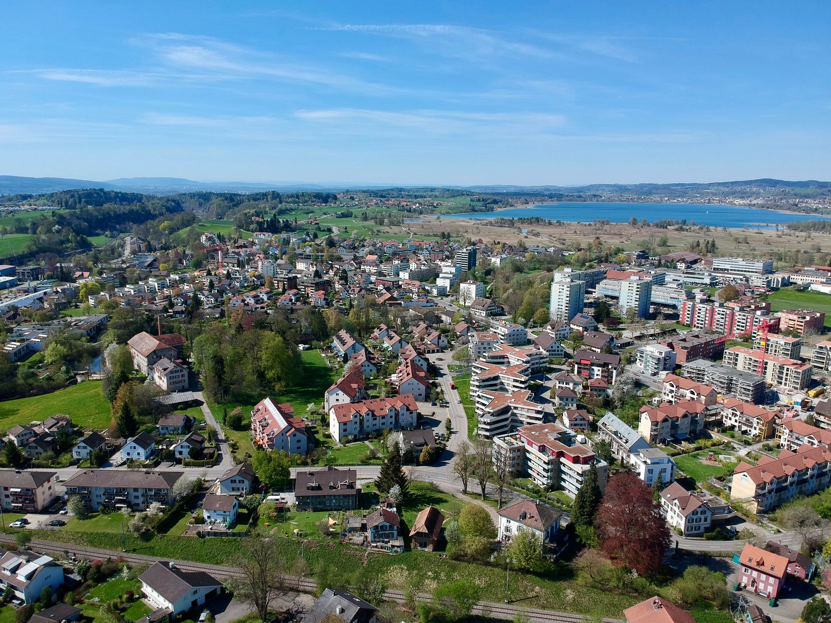 Luftaufnahme des Wetziker Quartiers Robenhausen.