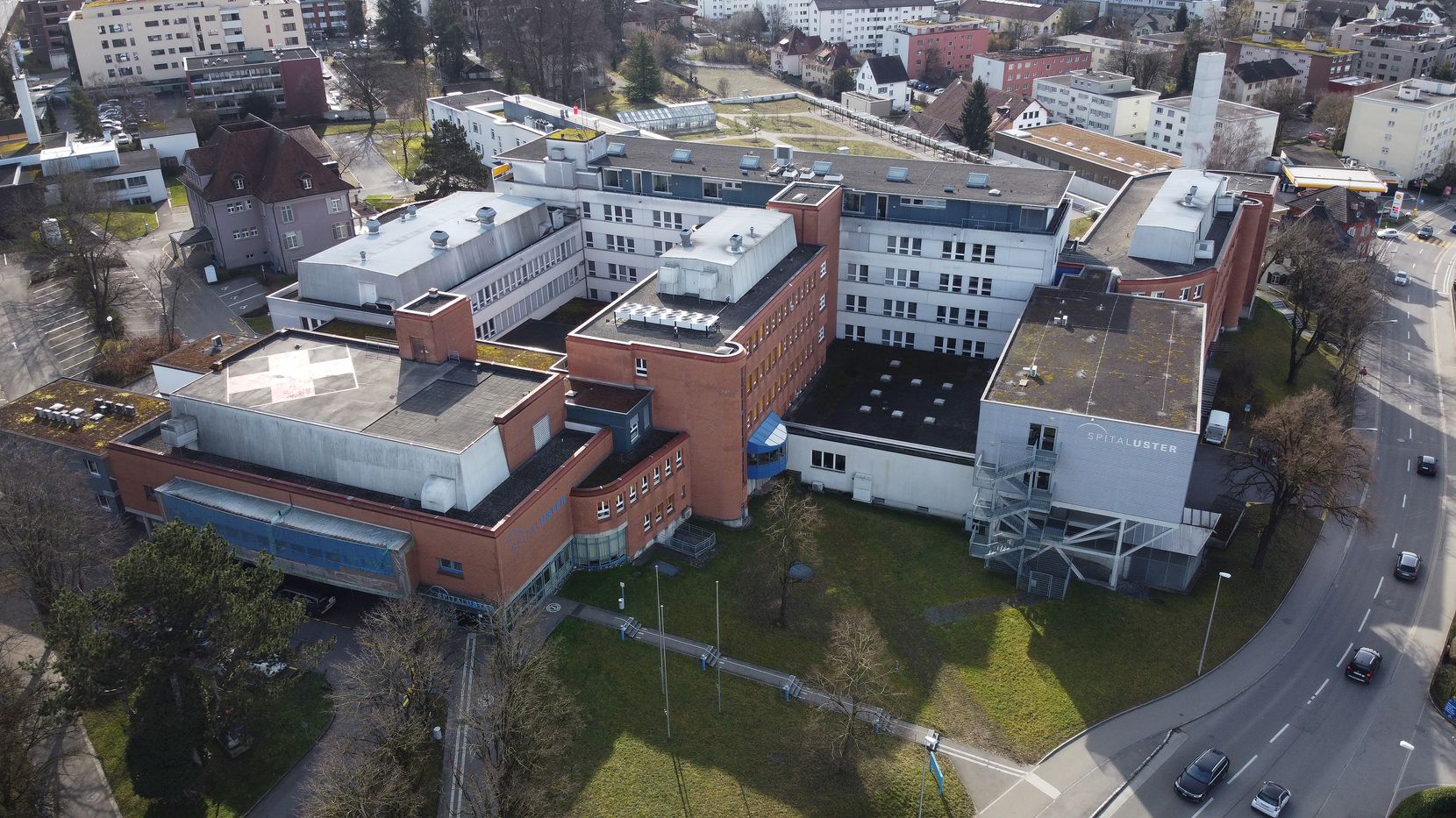 Das Spital Uster, aufgenommen aus der Luft. 