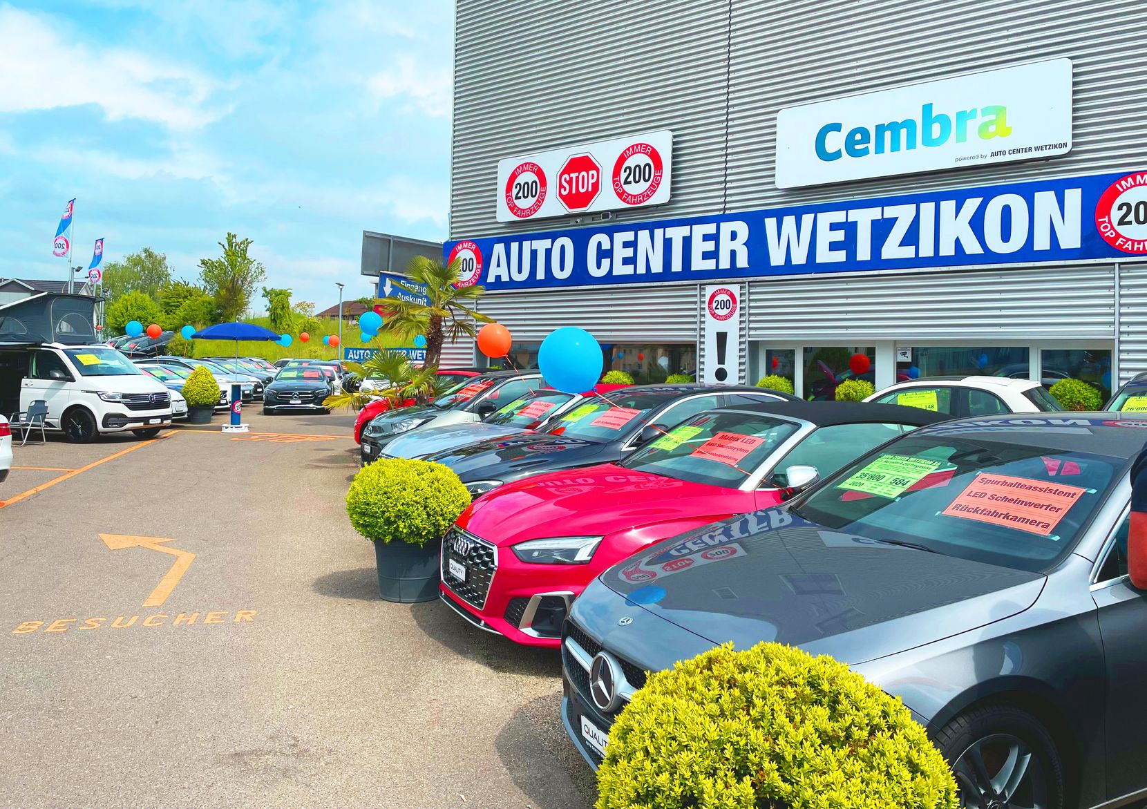 Ansicht der Geschäftsstelle des Auto Centers Wetzikon von aussen.