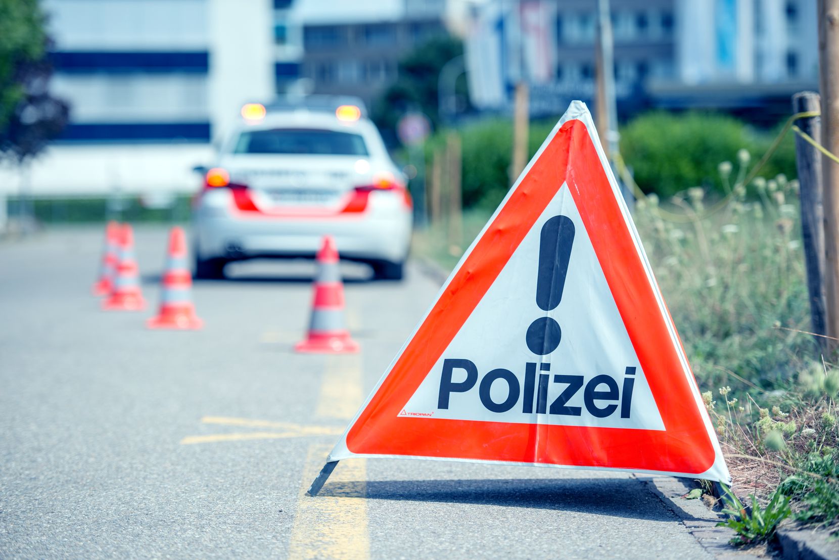Triopan, Signal, Dreieck, Kontrolle. Symbolbild Symbol Polizei Kantonspolizei Zürich. Bild darf mit Quellenangabe weiter verwendet werden.