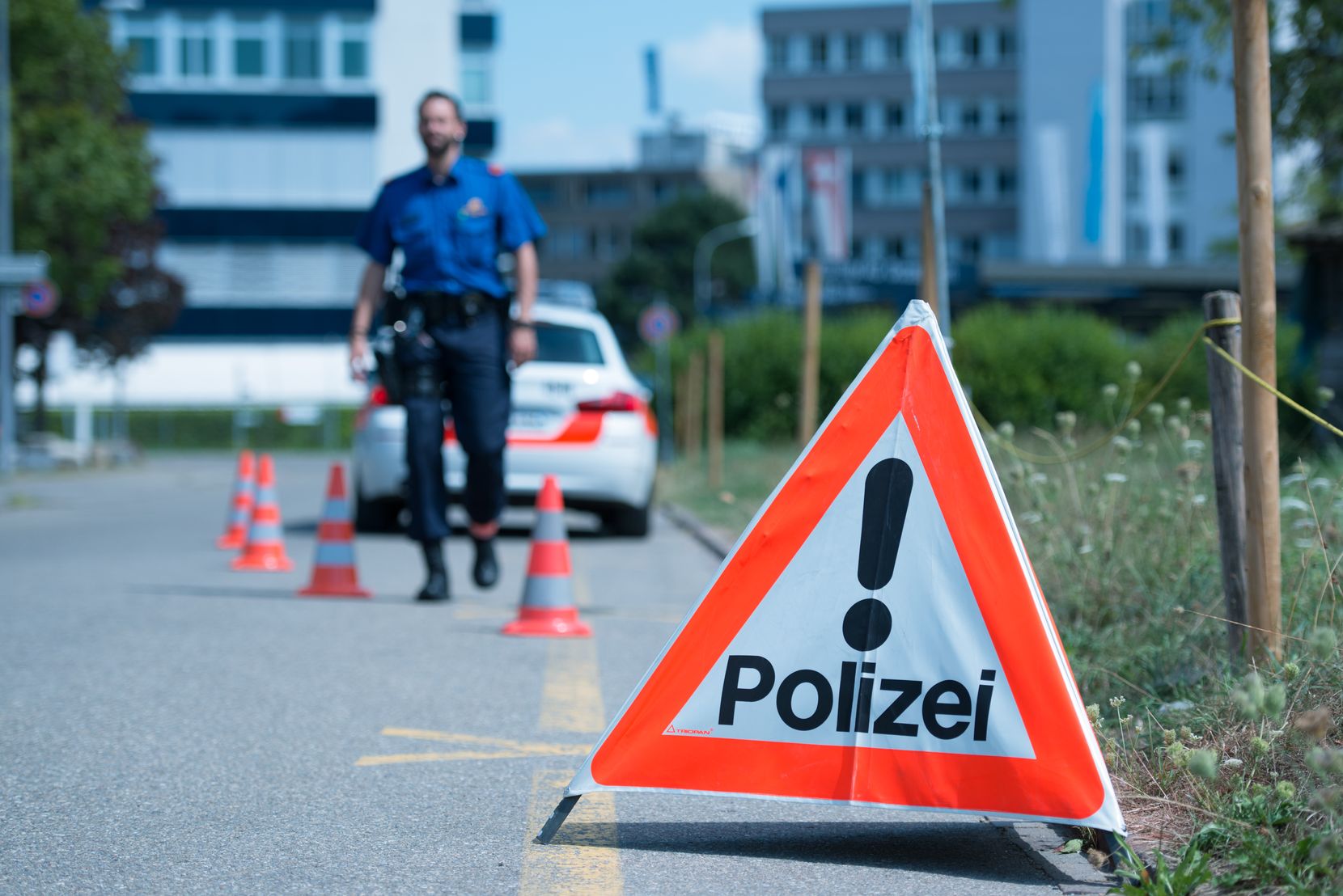 Triopan, Signal, Dreieck, Kontrolle. Symbolbild Symbol Polizei Kantonspolizei Zürich. Bild darf mit Quellenangabe weiter verwendet werden.