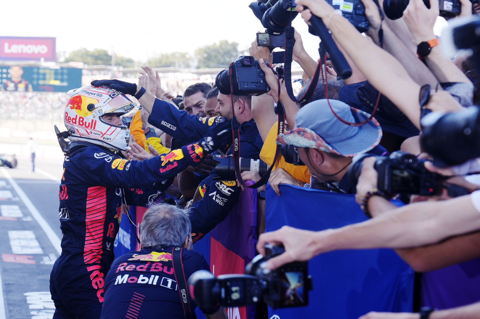 epa10879932 Dutch Formula One driver Max Verstappen of Red Bull Racing celebrates with his team after winning the Formula One Japanese Grand Prix at Suzuka Circuit racetrack in Suzuka, Japan, 24 September 2023.  EPA/FRANCK ROBICHON