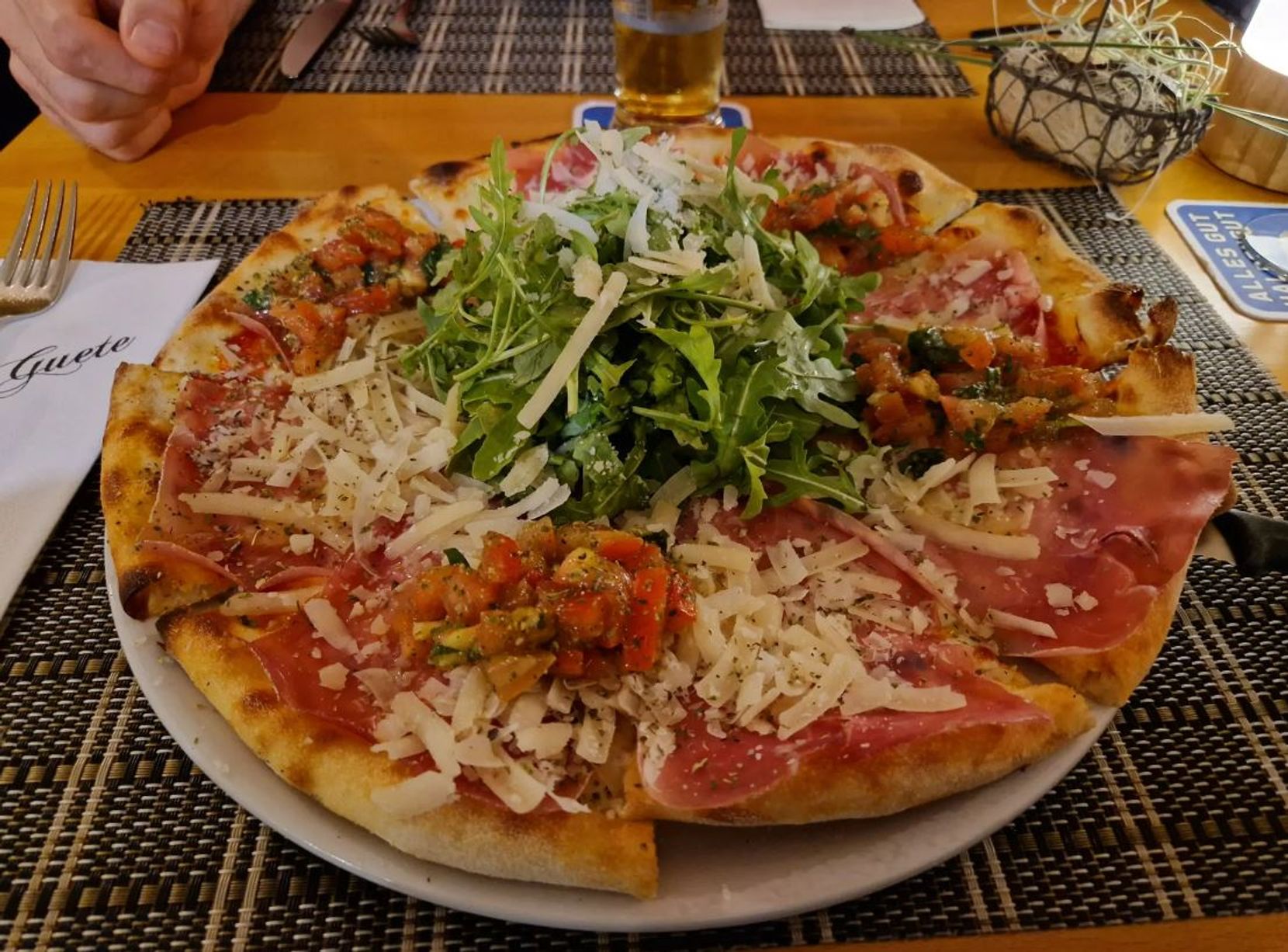 Kürzlich ass der kanadische Hollywoodstar Keanu Reeves im Turbenthaler Restaurant Landenberg eine ganz spezielle Pizza.