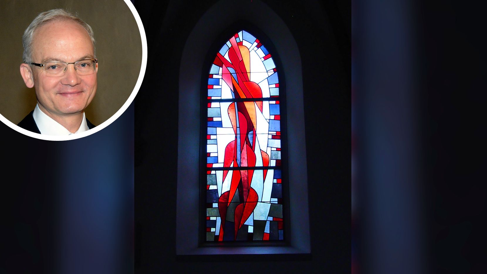 Man sieht ein Buntglasfenster und links oben das Porträt von Pfarrer Arnold Steiner.