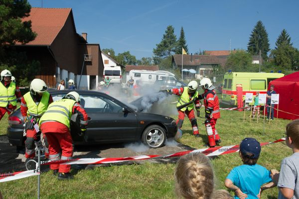 Feuerwehrleute proben den Ernstfall am Dorfmärt | Züriost